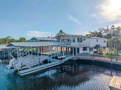 1418 Magnolia Dr, Steinhatchee, FL 32359