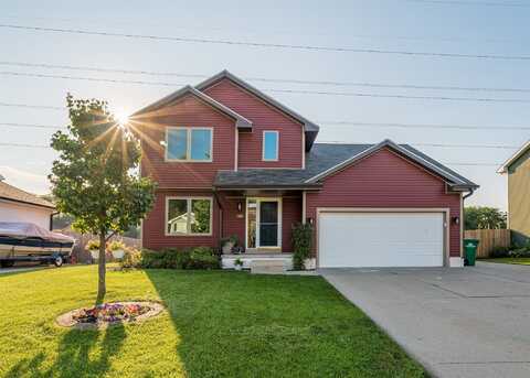 185 Burr Oak Boulevard, Pleasant Hill, IA 50327