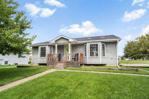 1801 W Cheyenne Court, Polk City, IA 50226