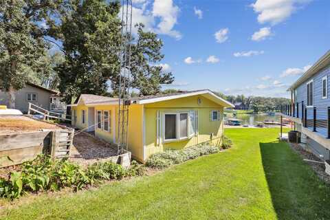 203 Woodland Road, Montezuma, IA 50171