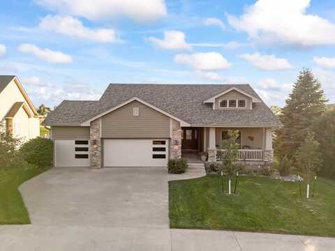 2717 Lexington Drive, Norwalk, IA 50211