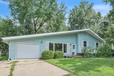 1104 Hazel Street, Pella, IA 50219