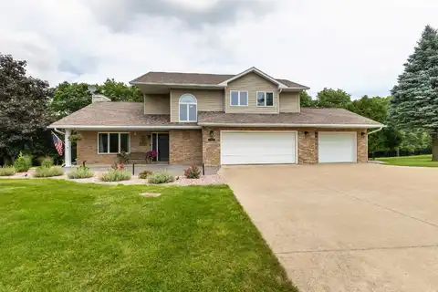 13831 Surrey, Dubuque, IA 52002