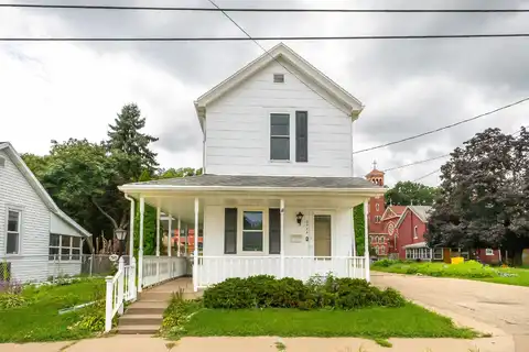 2915 White, Dubuque, IA 52001