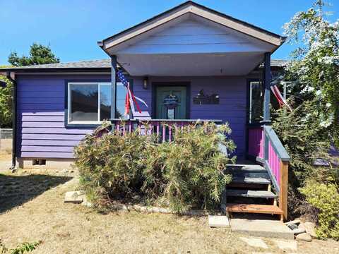 1382 California, Crescent City, CA 95531
