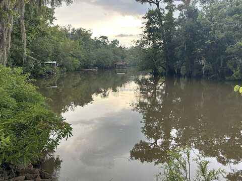 238 Riverside Circle, Wewahitchka, FL 32465