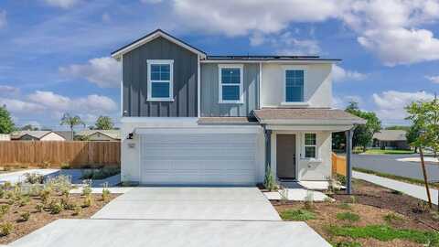 1937 Oak Creek Court, Tulare, CA 93274