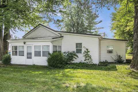7513 N Albion Street, Wawaka, IN 46794