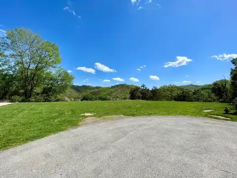 289 Northmonte Dr, Pikeville, KY 40501