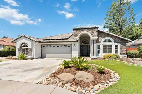 871 Minarets Avenue, Clovis, CA 93611