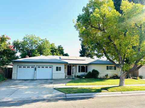1711 Stuart Avenue E, Fresno, CA 93710