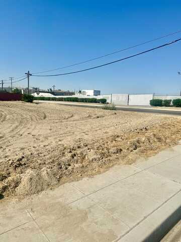385 Almy Avenue W, Fresno, CA 93706