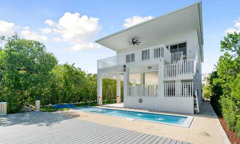 862 Cardinal Lane, Key Largo, FL 33037