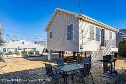 109 W Pompano Way, Lavallette, NJ 08735