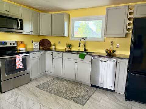 396 LINDEN DR, STAUNTON, VA 24401