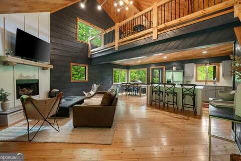 149 Happy Hollow, Mineral Bluff, GA 30559