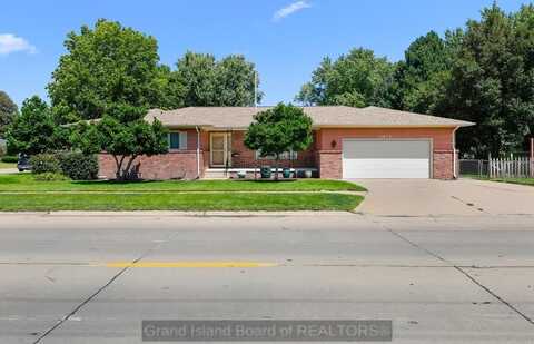 2612 W 13th Street, Grand Island, NE 68803