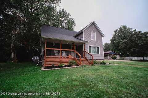 901 N Cochran Avenue, Charlotte, MI 48813