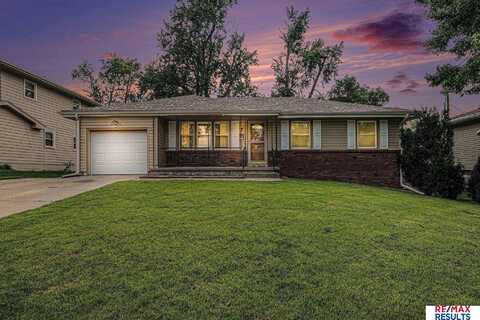 5012 S 94th Street, Omaha, NE 68127
