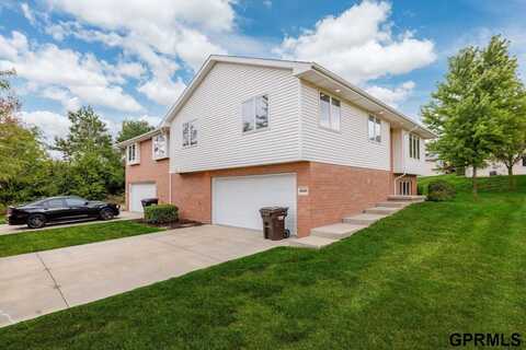 8669 Lexington Avenue, Lincoln, NE 68505