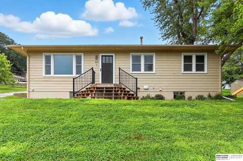 100 Highland Acres Loop, Council Bluffs, IA 51503
