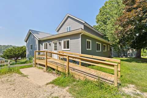 465 Pleasant Street, Hubbardston, MI 48845