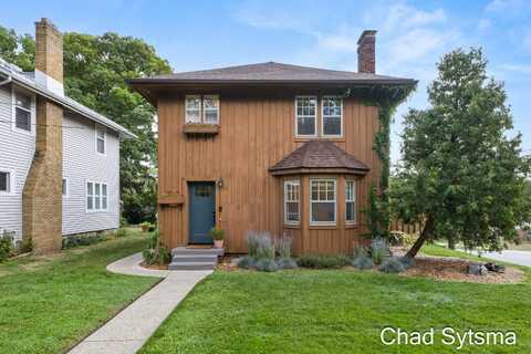 1350 Calvin Avenue SE, Grand Rapids, MI 49506