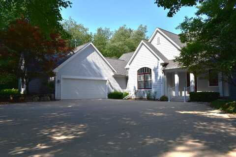 4785 Cottagewood, Kalamazoo, MI 49048