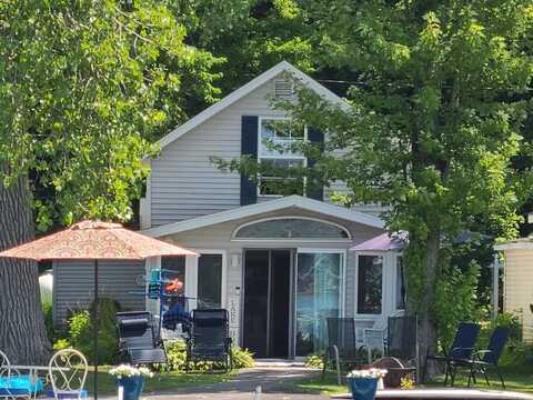 55586 Indian Lake Road, Dowagiac, MI 49047