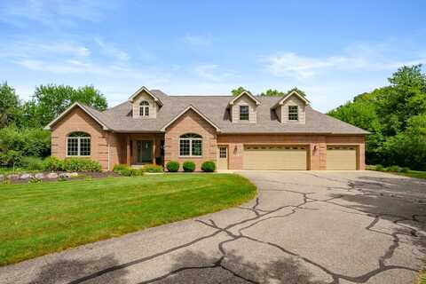332 Blarney Lane, Plainwell, MI 49080