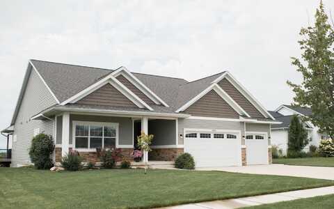1845 Kenowa Avenue NW, Walker, MI 49534