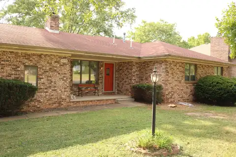 3245 N Rogers Avenue, Springfield, MO 65803