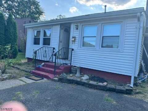21 Nokomis Ave, Whippany, NJ 07034