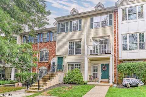 136 Sapphire Ln, Franklin, NJ 08823
