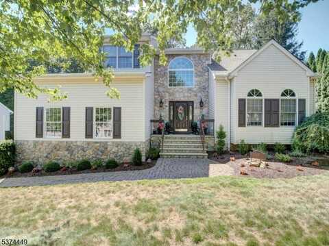 64 Fox Chase Ln, Roxbury Township, NJ 07852
