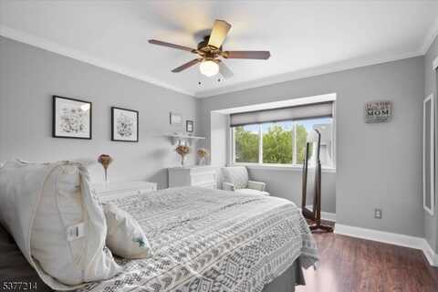 74 Garden Ct, Roxbury Township, NJ 07876