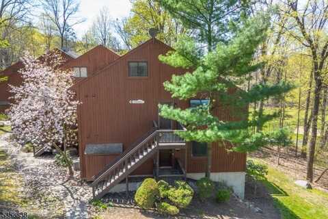 12 Augusta Dr, Vernon, NJ 07462