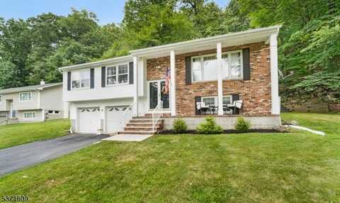 99 Valley View Trl, Sparta, NJ 07871