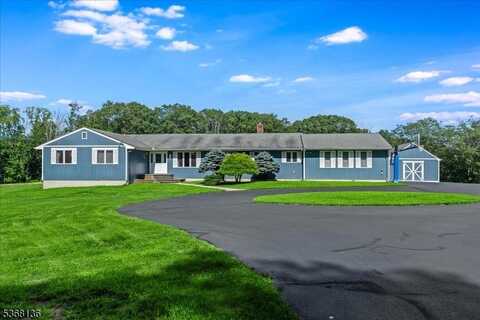 8 Birch Hill Ln, Blairstown, NJ 07825