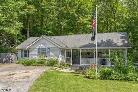 4 Glen Rd, Hardyston, NJ 07460