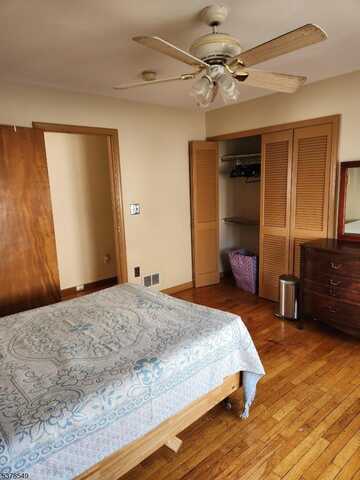 17 Maple St, Bloomfield, NJ 07003