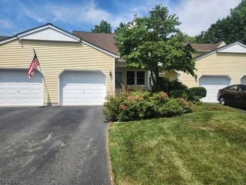 51 Carriage Ln, Newton, NJ 07860