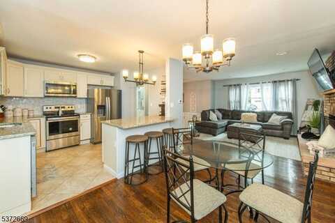 26 Columbia Trl, Hopatcong, NJ 07843
