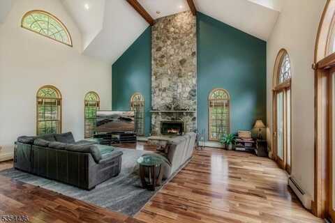 49 Morning Star Dr, Sparta, NJ 07871