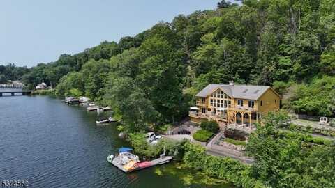 218 W Shore Trl, Sparta, NJ 07871