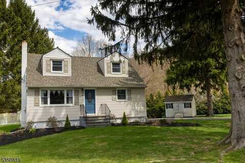 4 Park Ln, Andover, NJ 07860