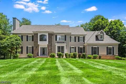 3 Mackenzie Ct, Sparta, NJ 07871