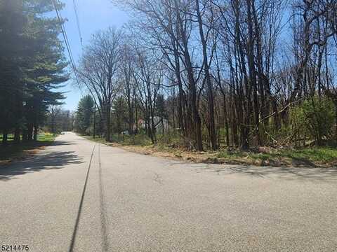 2 Fieldstone Ln, Hardyston, NJ 07416