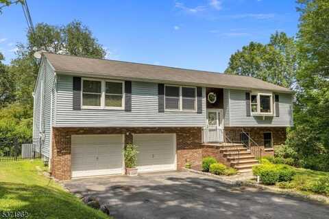 16 Argus St, Butler, NJ 07405
