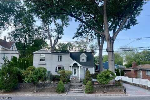 156 E Linden Ave, Dumont, NJ 07628